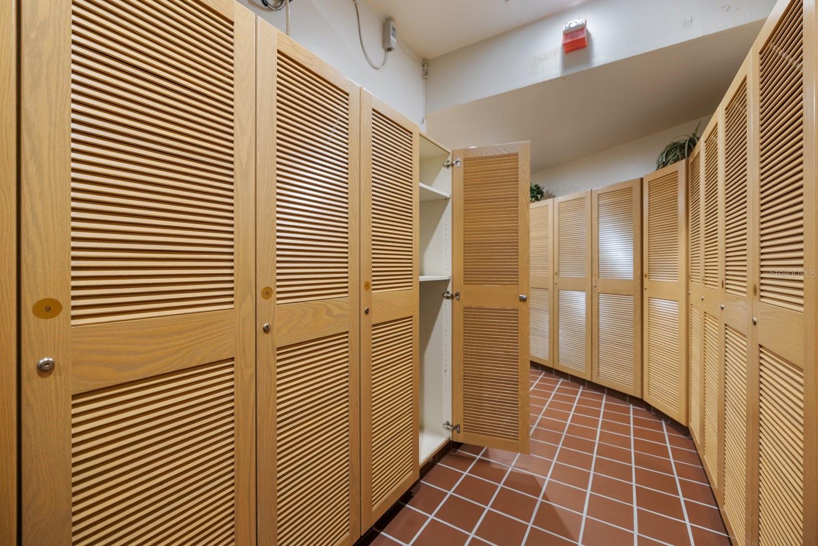 415 L AMBIANCE DR #C403