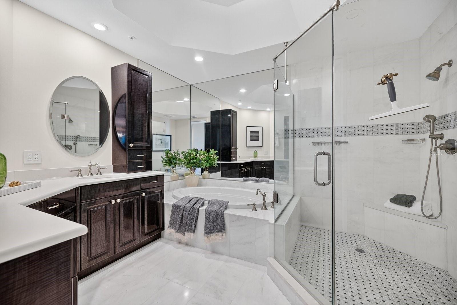 415 L AMBIANCE DR #C403