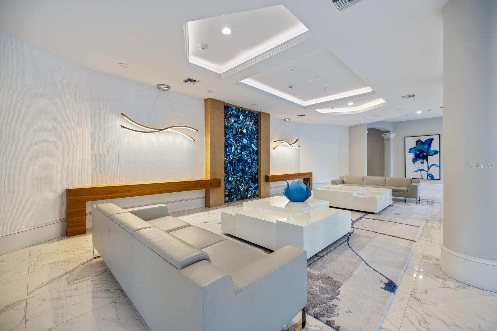 415 L AMBIANCE DR #C403