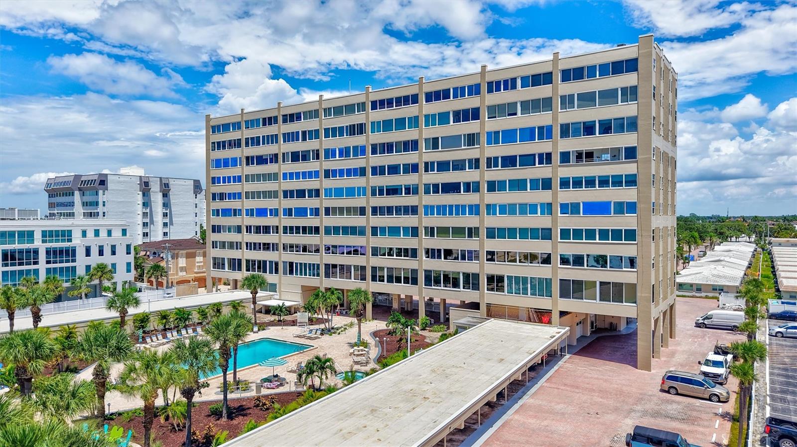 6140 MIDNIGHT PASS RD #902