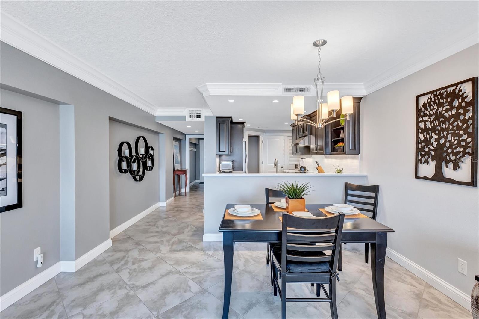 6140 MIDNIGHT PASS RD #902