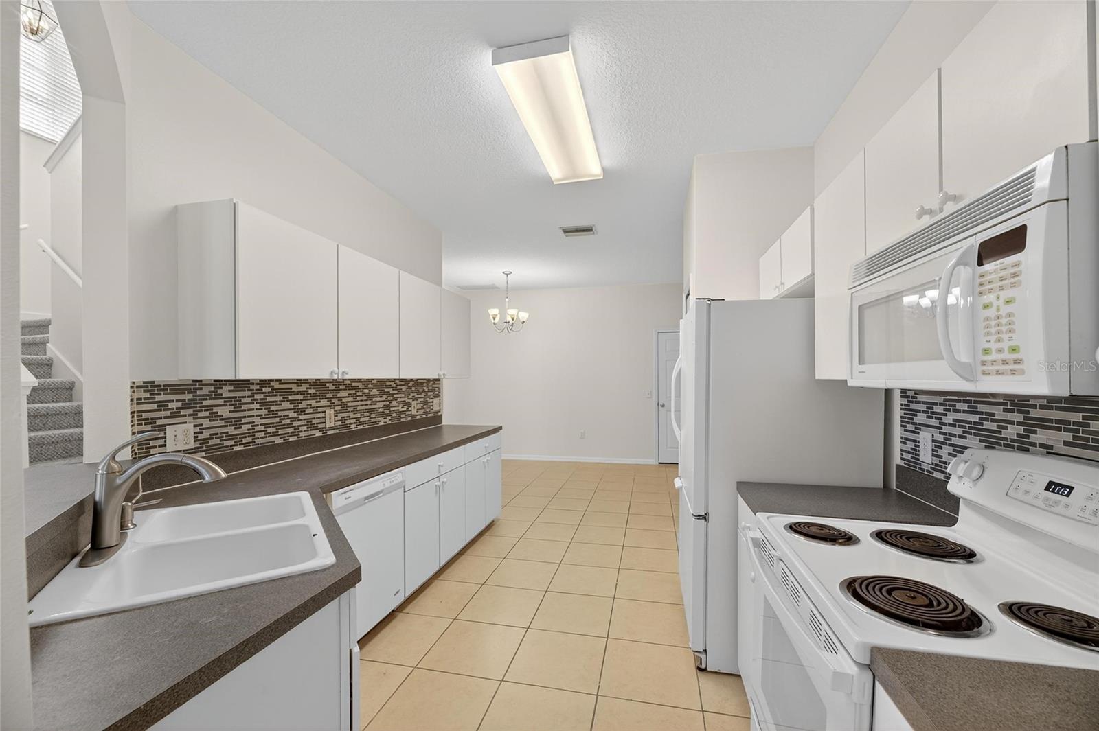 6418 ROSEFINCH CT #103