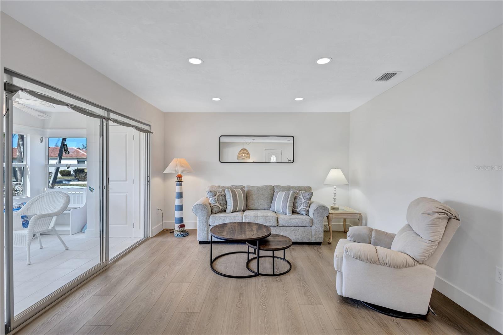 185 VISTA HERMOSA CIRCLE