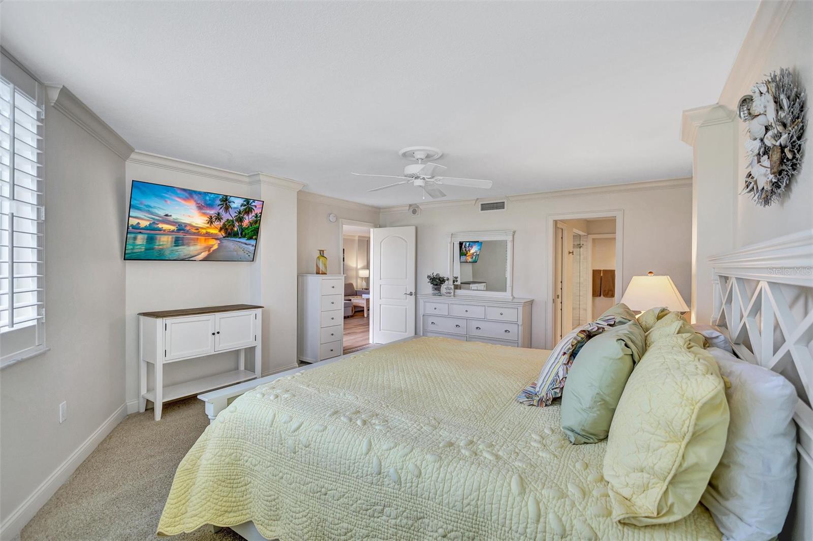 5880 MIDNIGHT PASS RD #206