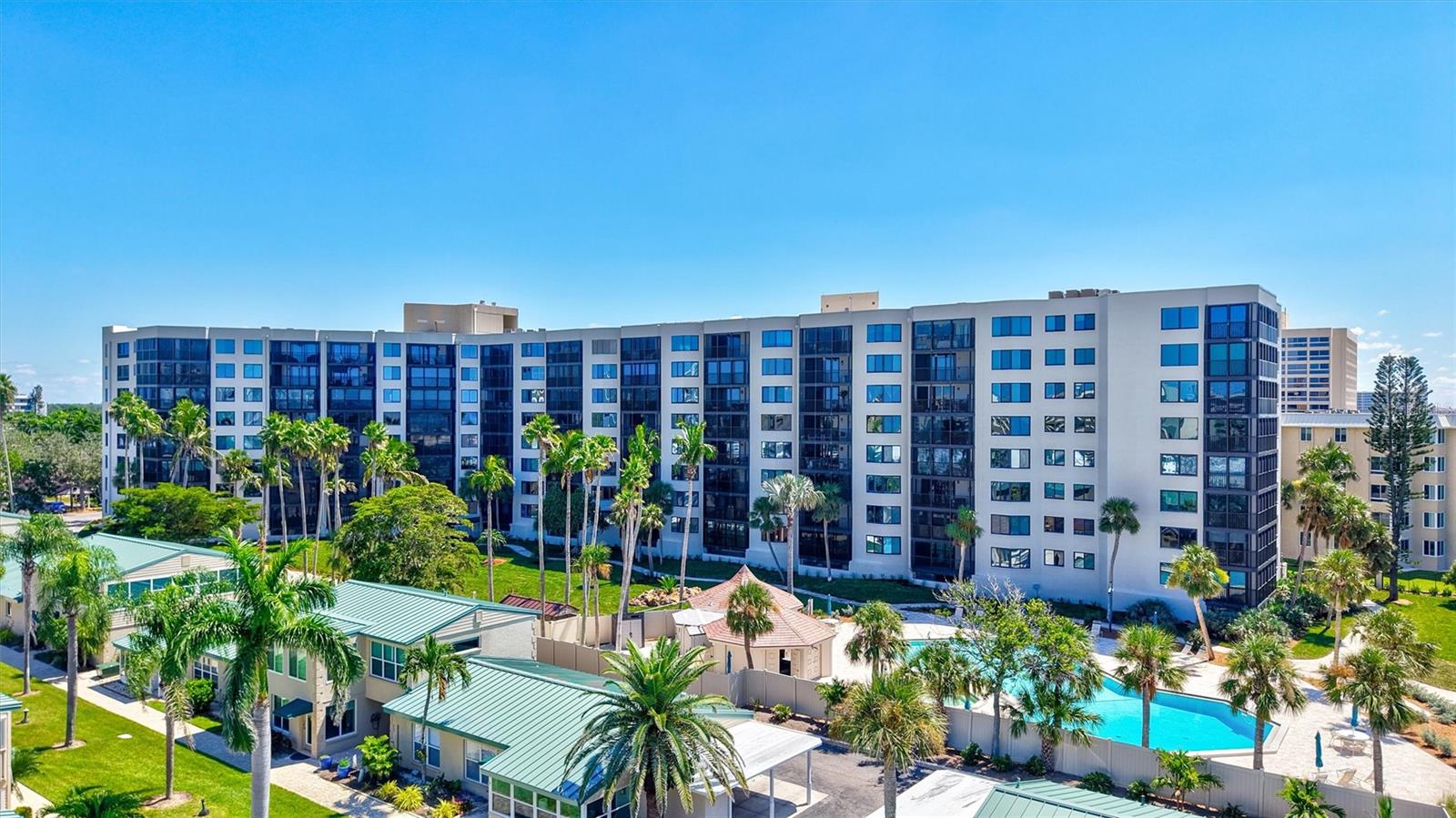 5880 MIDNIGHT PASS RD #206