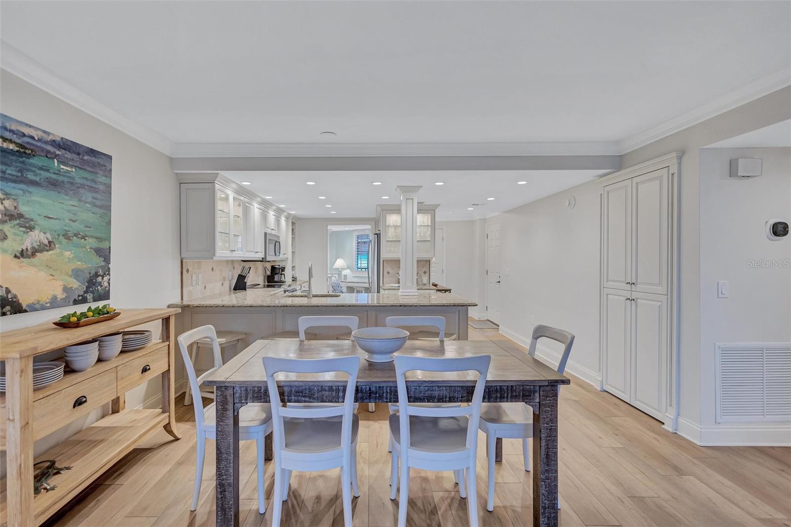 5880 MIDNIGHT PASS RD #206