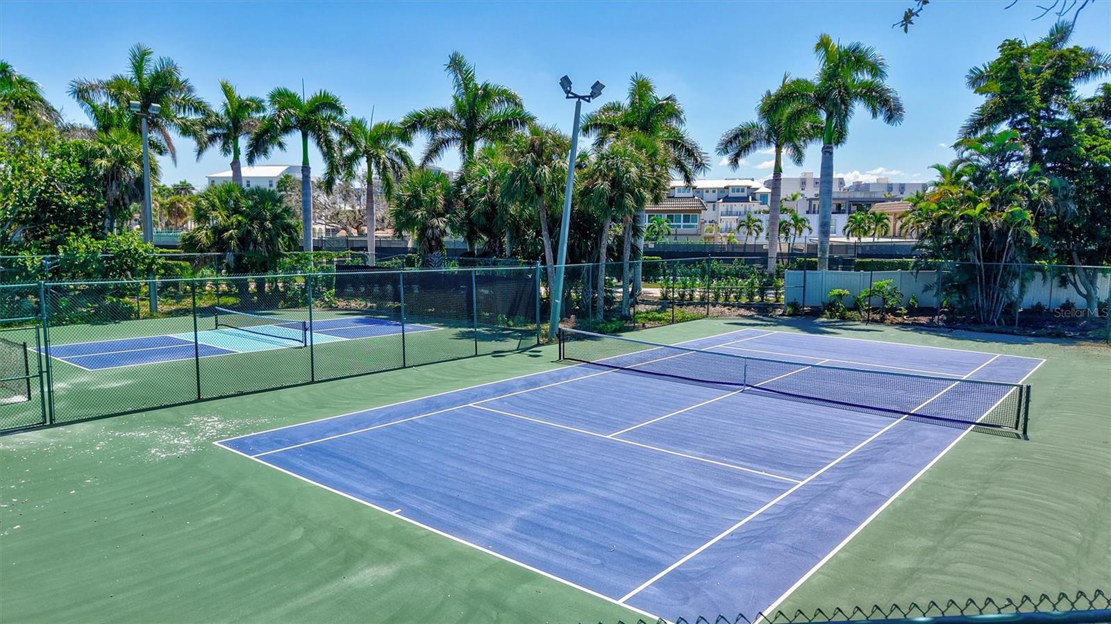 5880 MIDNIGHT PASS RD #206