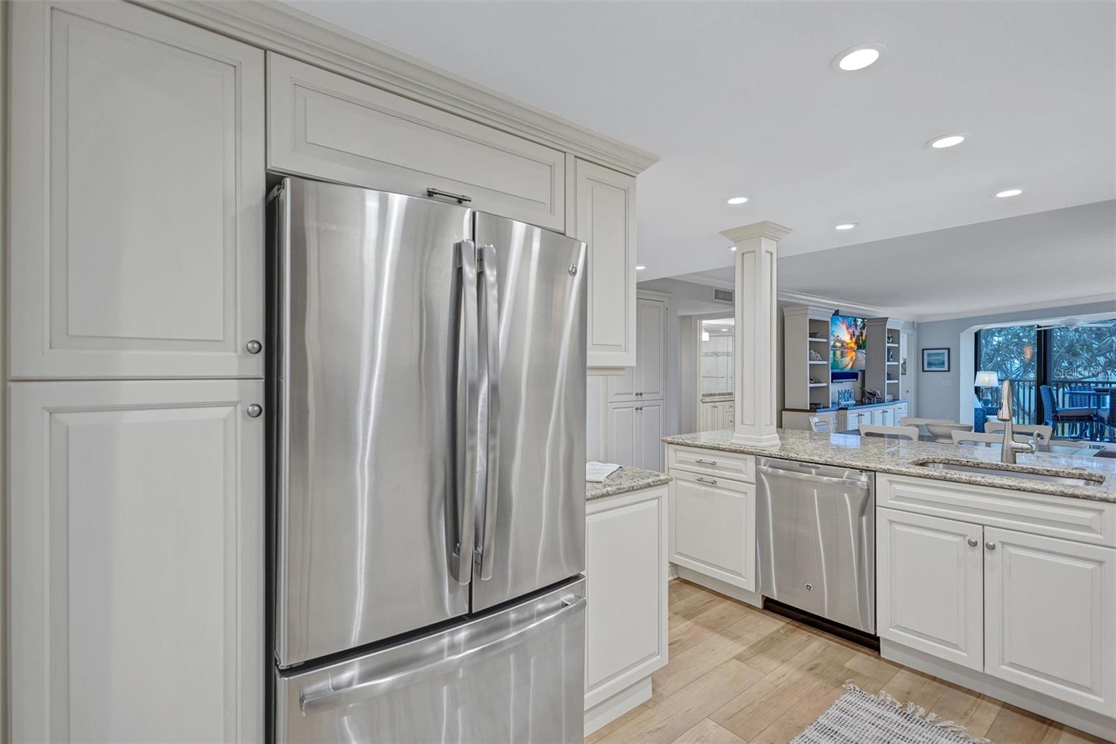 5880 MIDNIGHT PASS RD #206