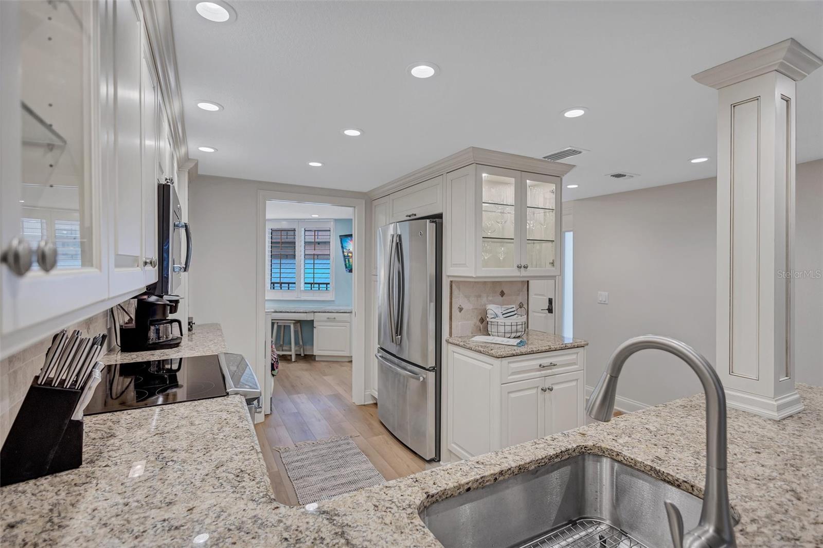 5880 MIDNIGHT PASS RD #206