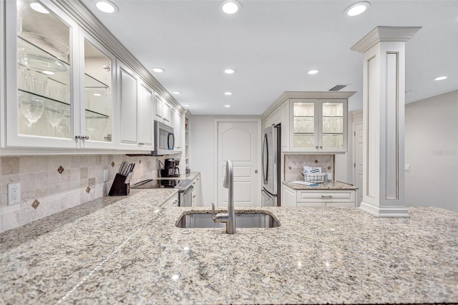 5880 MIDNIGHT PASS RD #206