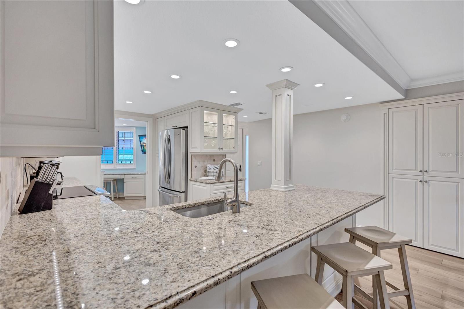 5880 MIDNIGHT PASS RD #206