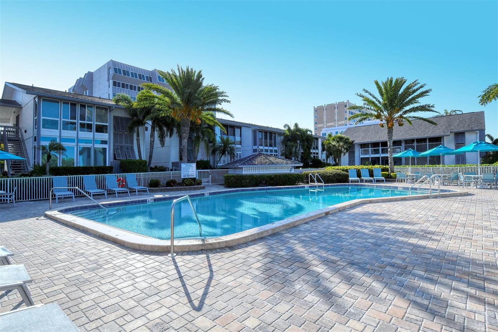 1125 W PEPPERTREE DR #706