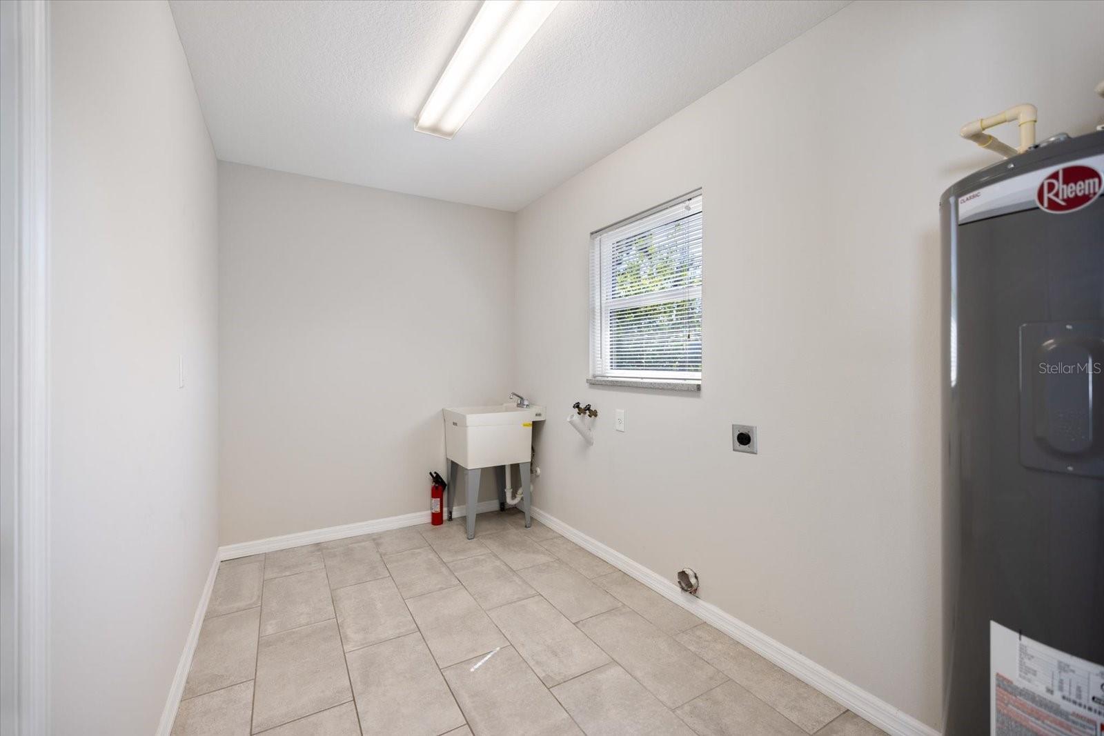 163 PENNSYLVANIA AVE