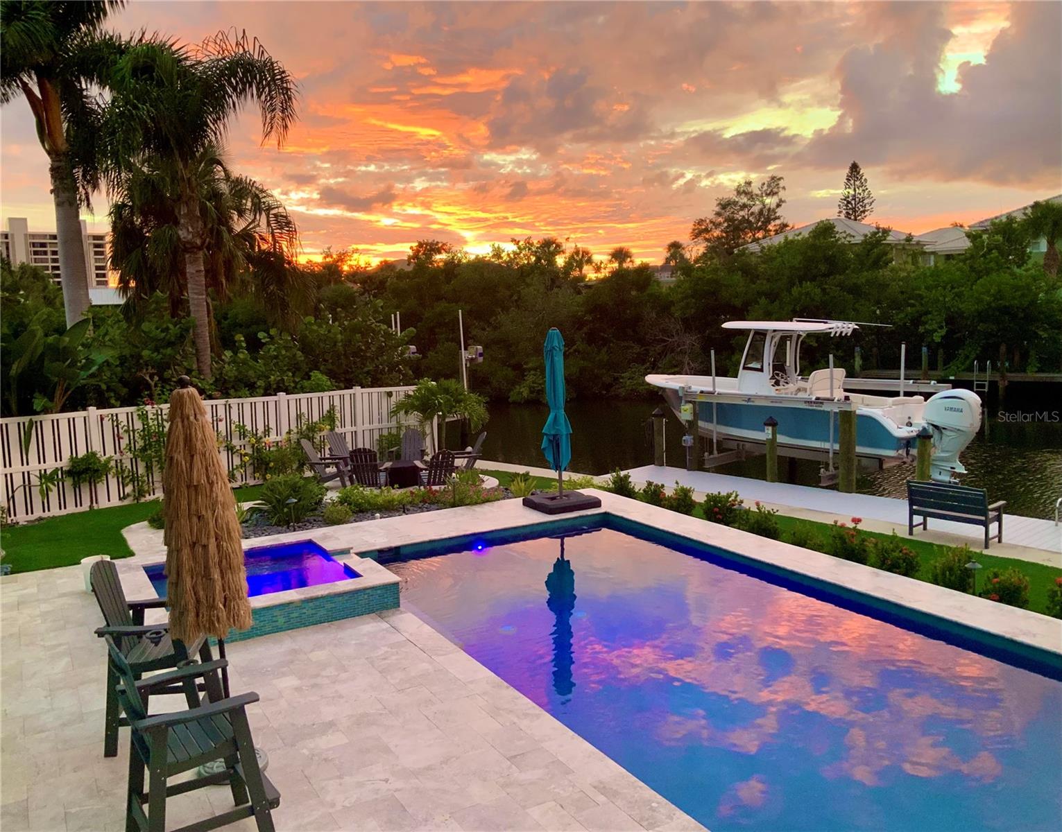 262 ISLAND CIR
