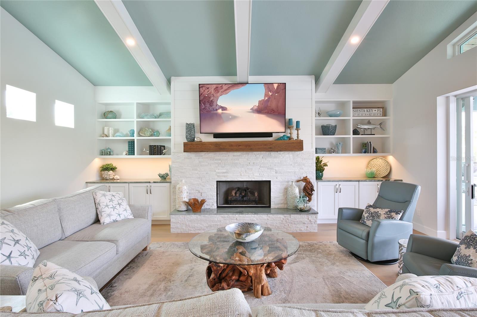 262 ISLAND CIR