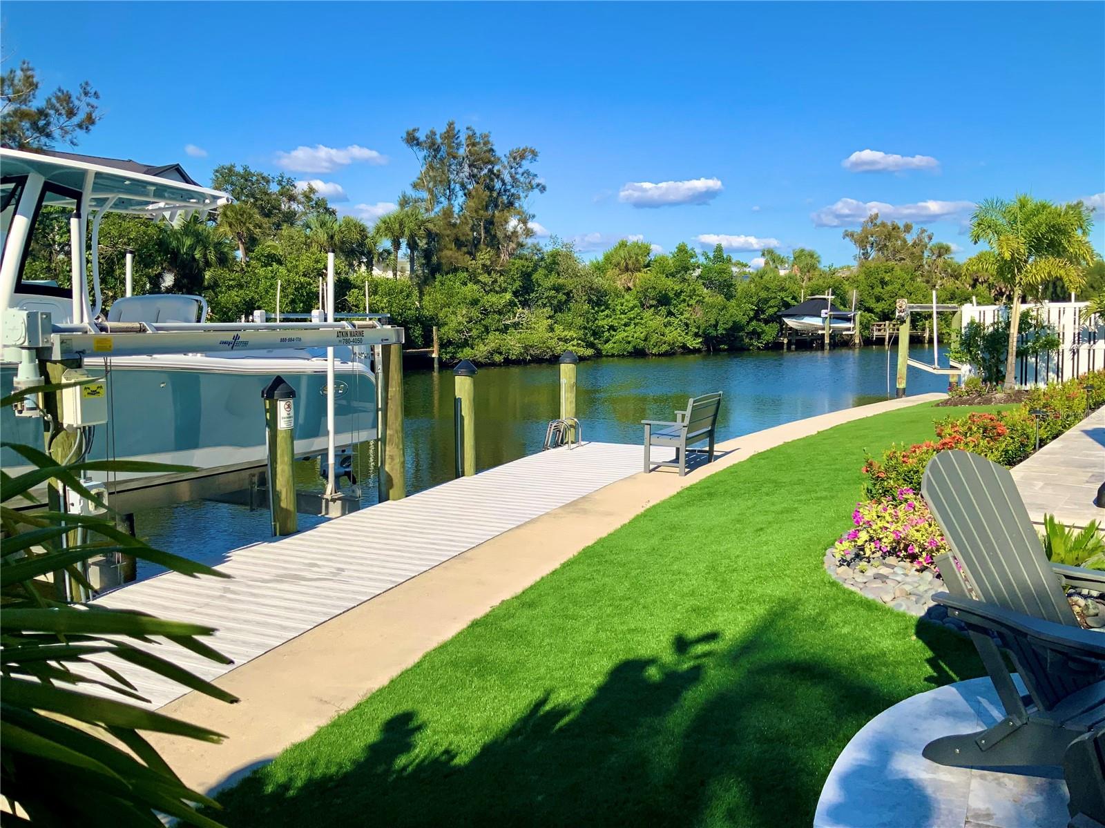 262 ISLAND CIR