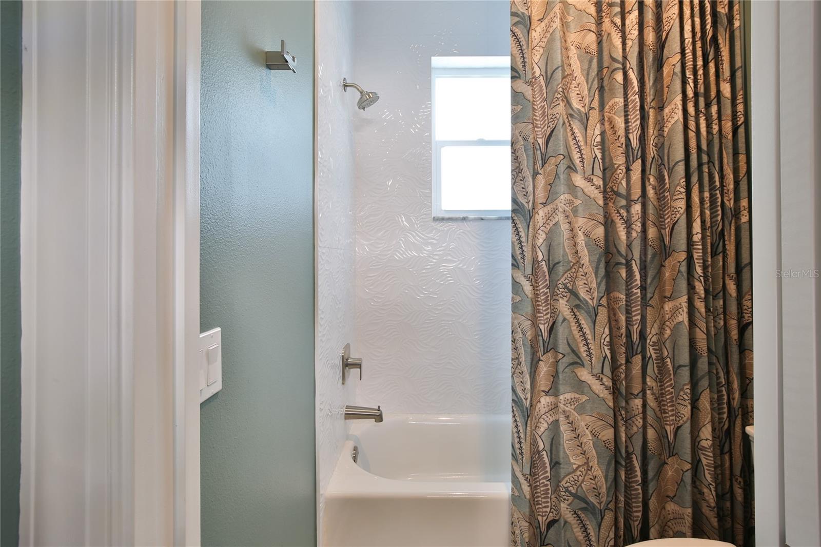262 ISLAND CIR