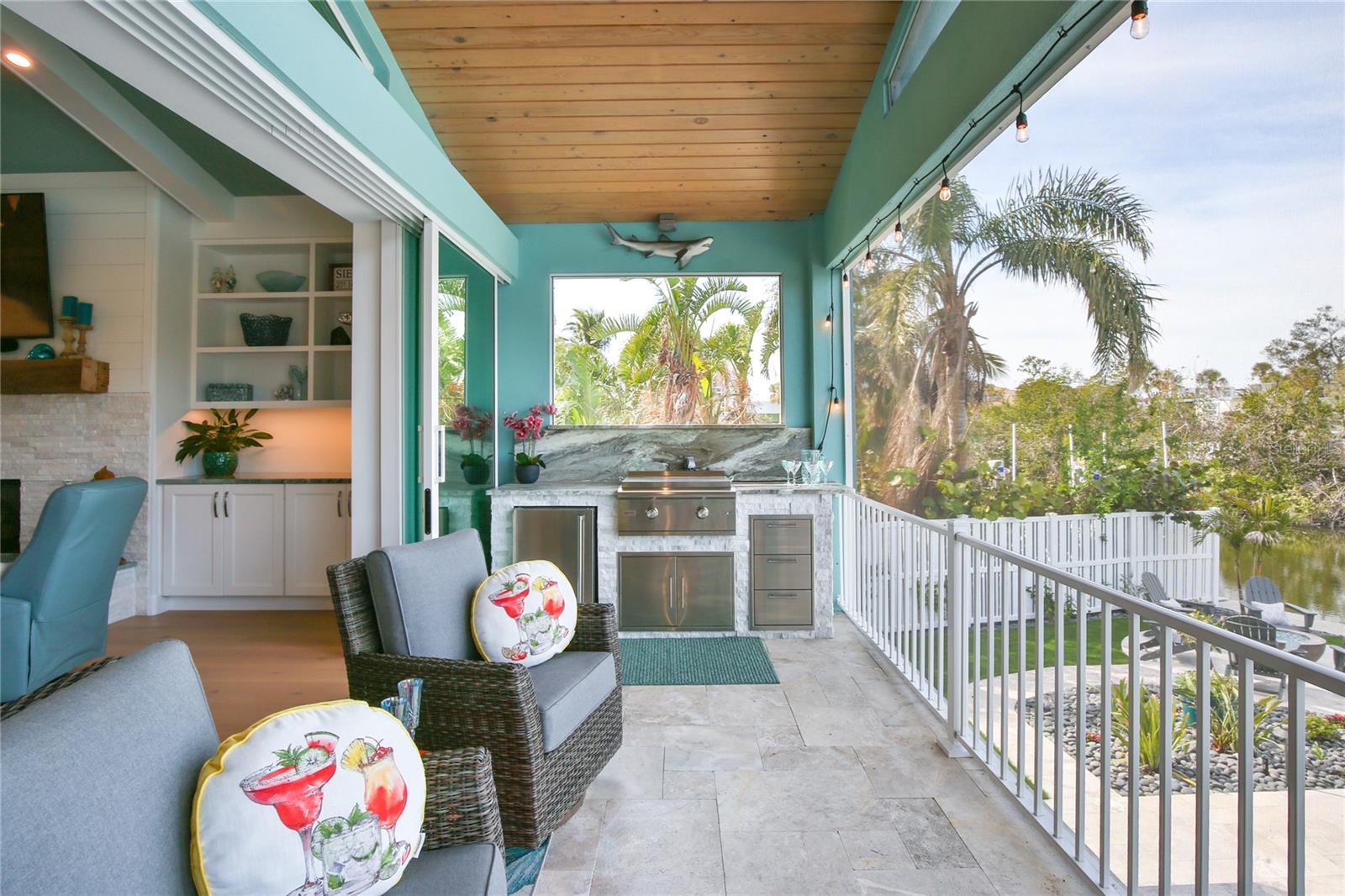 262 ISLAND CIR