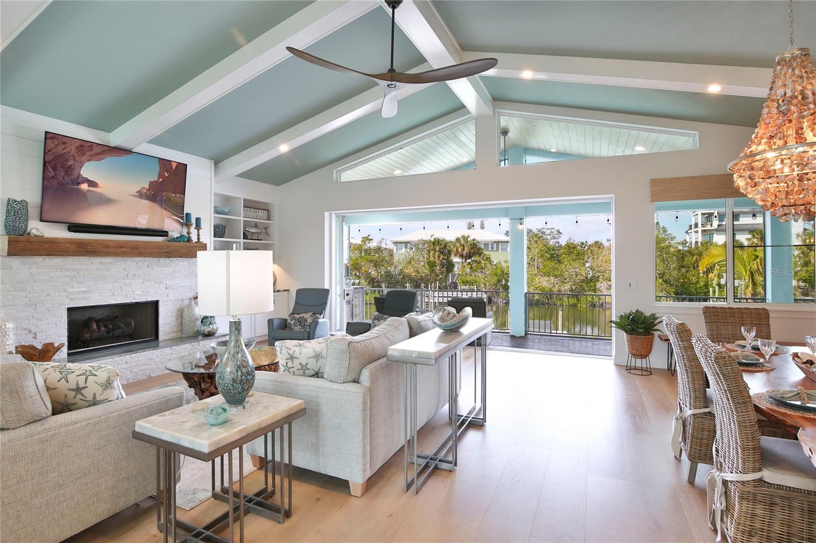 262 ISLAND CIR