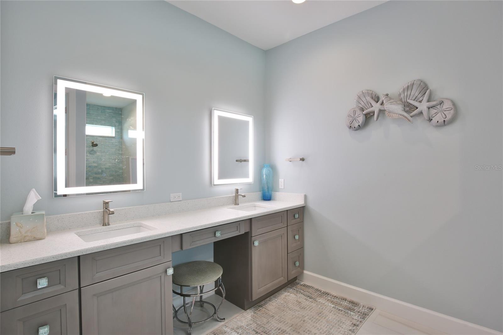 262 ISLAND CIR