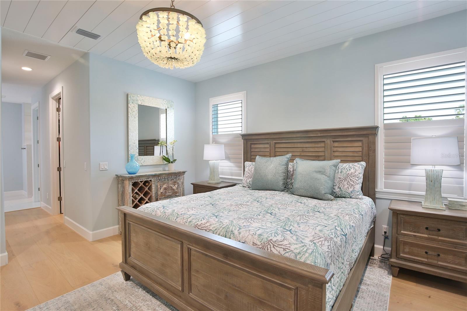262 ISLAND CIR