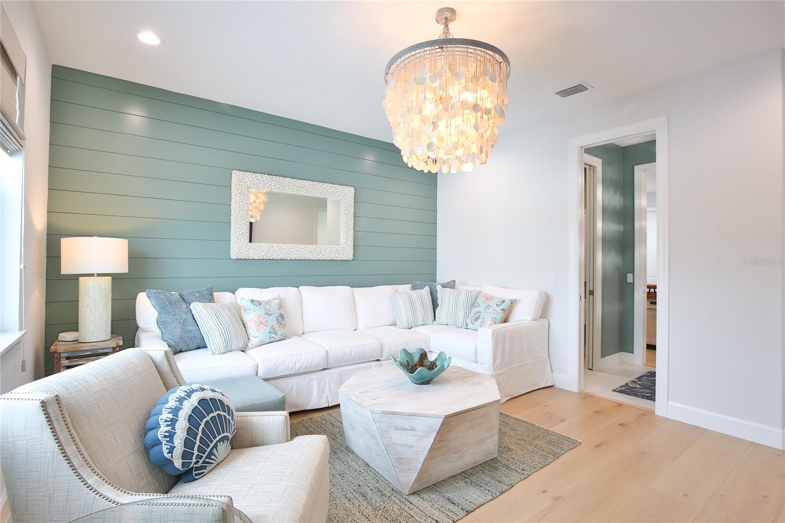 262 ISLAND CIR