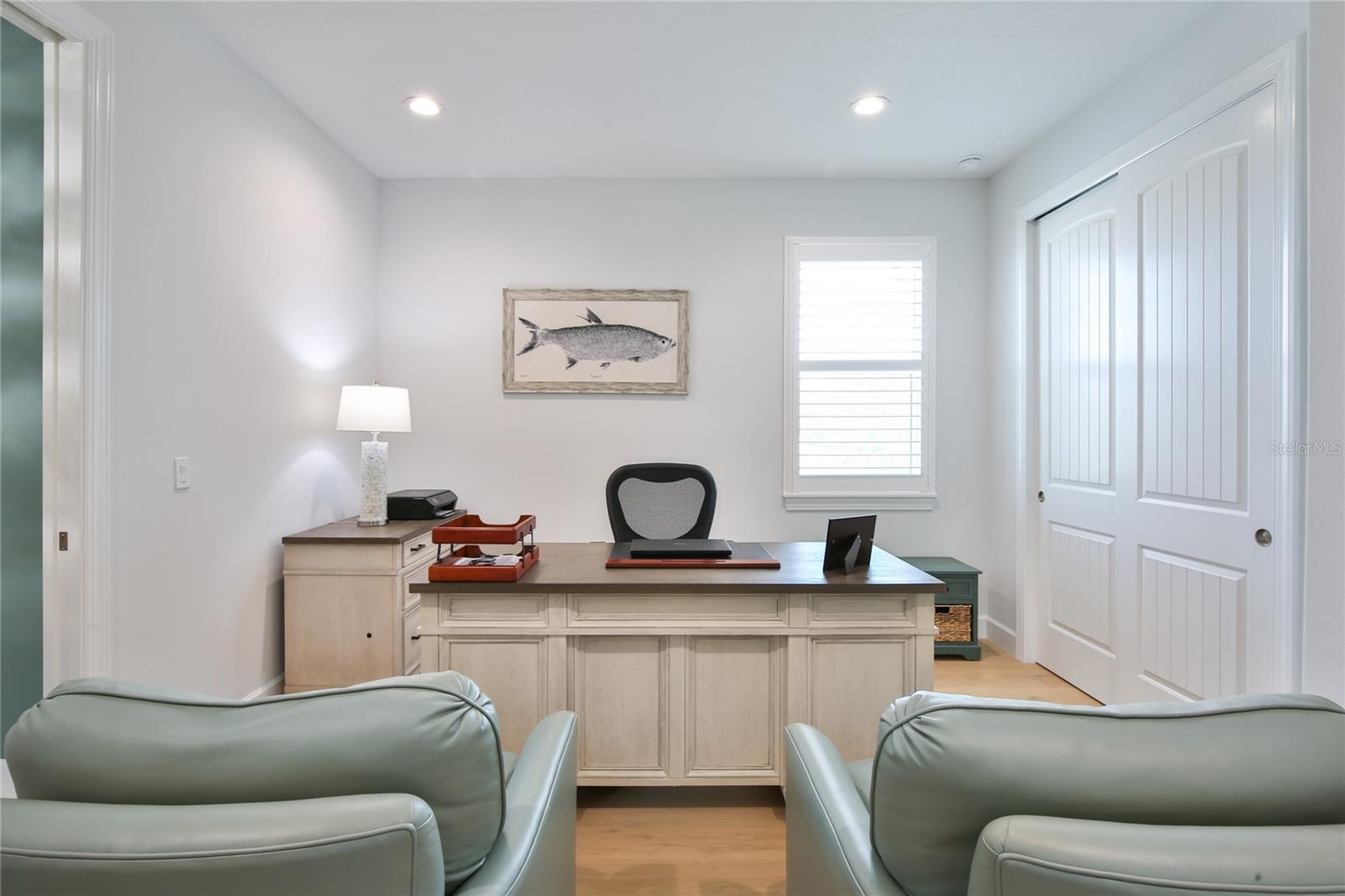 262 ISLAND CIR