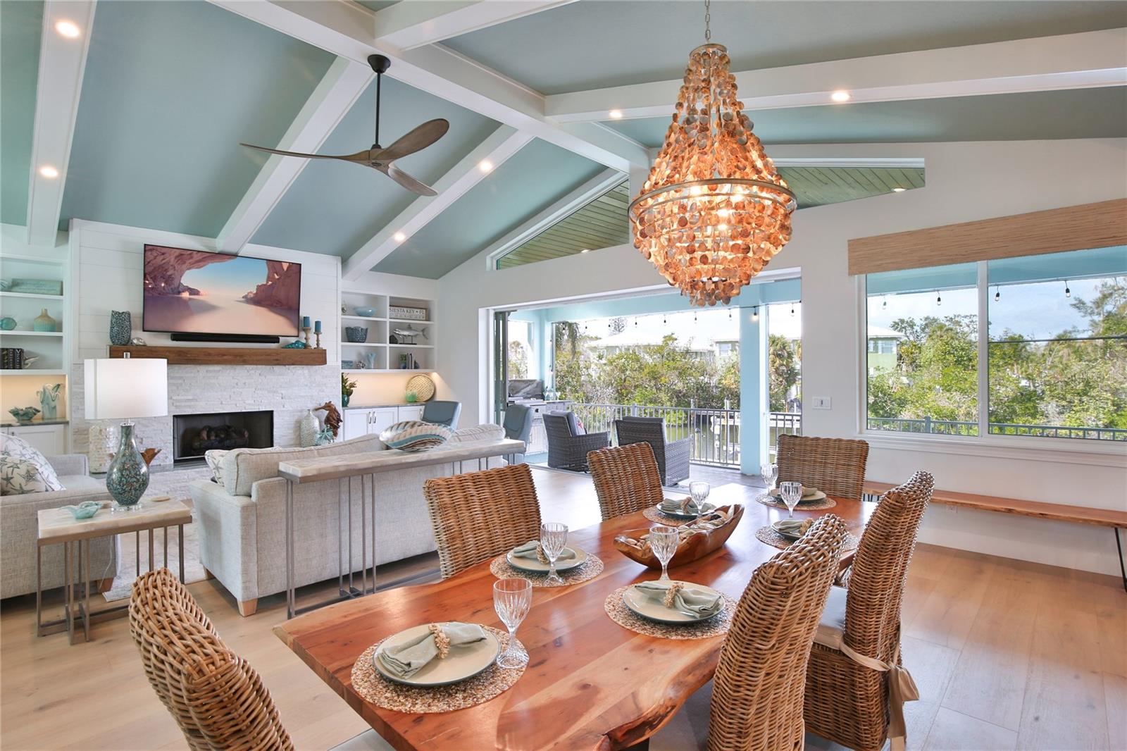 262 ISLAND CIR