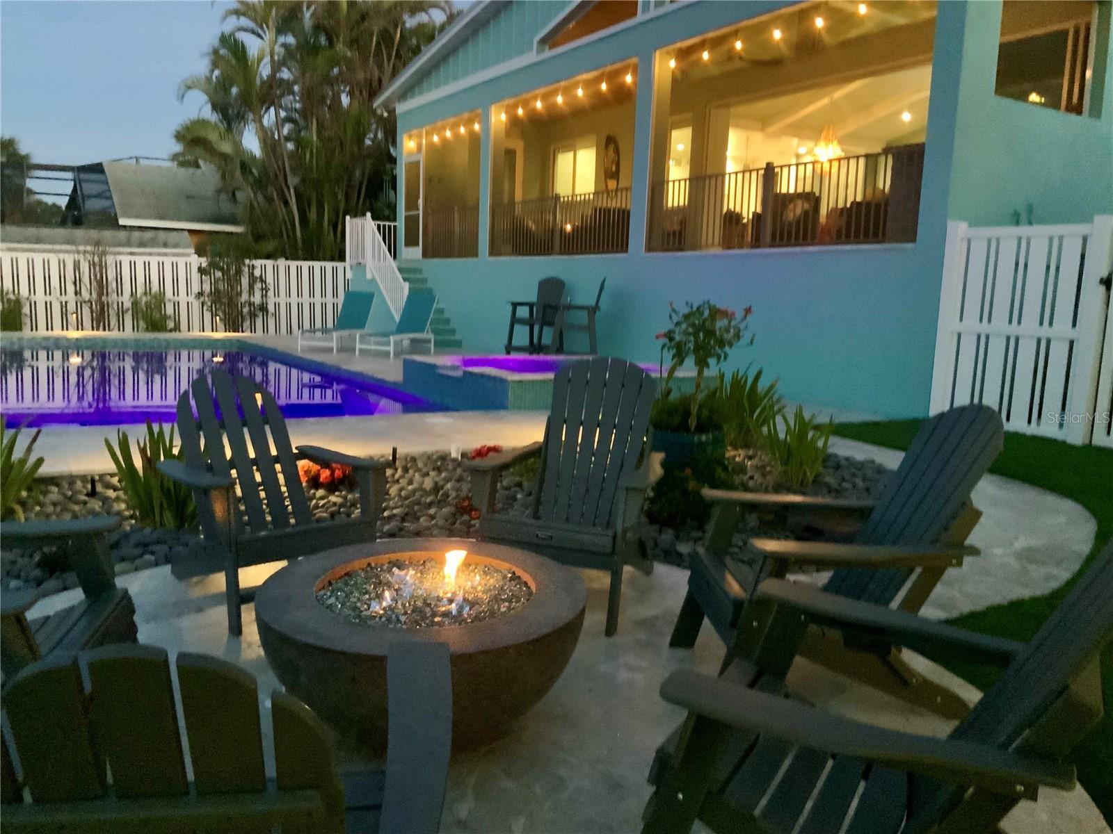 262 ISLAND CIR