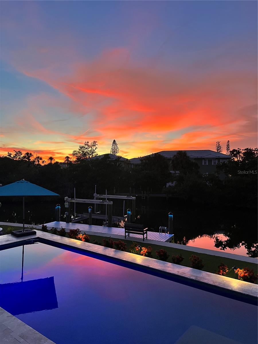262 ISLAND CIR