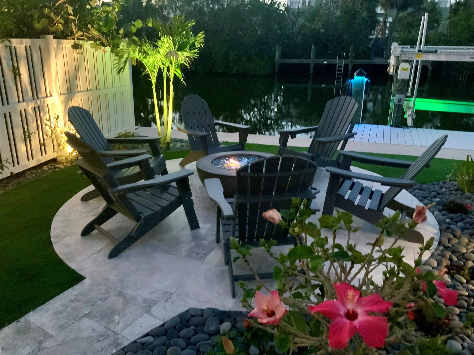 262 ISLAND CIR