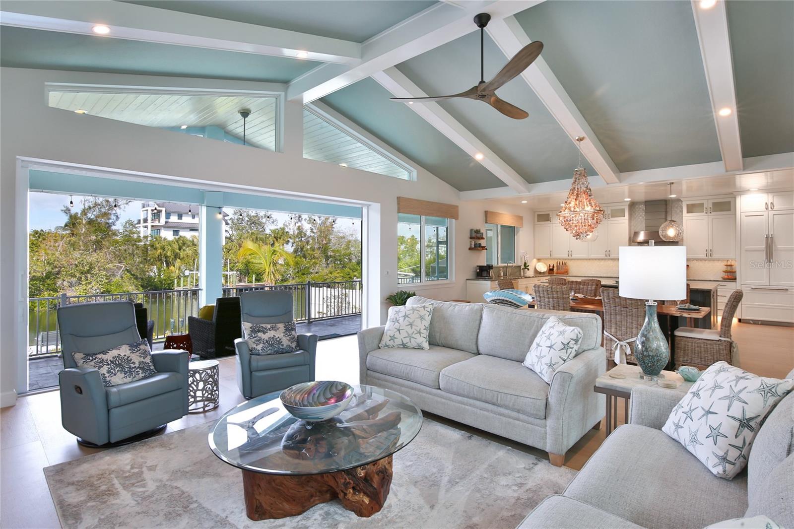 262 ISLAND CIR