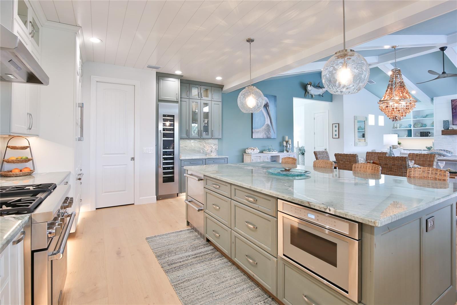 262 ISLAND CIR