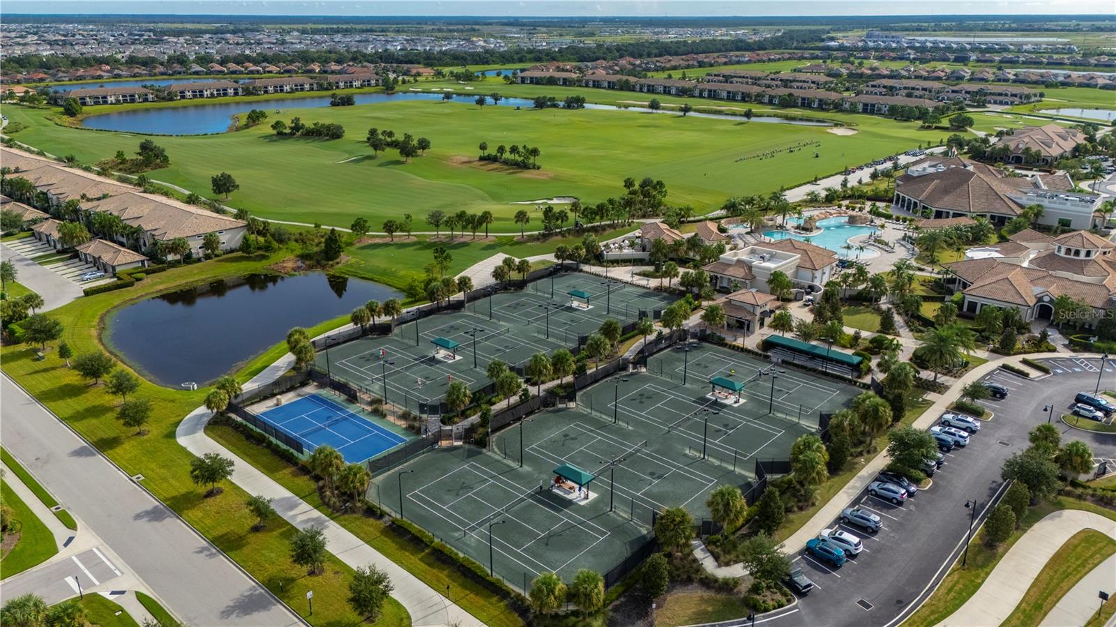 5517 PALMER CIR #106