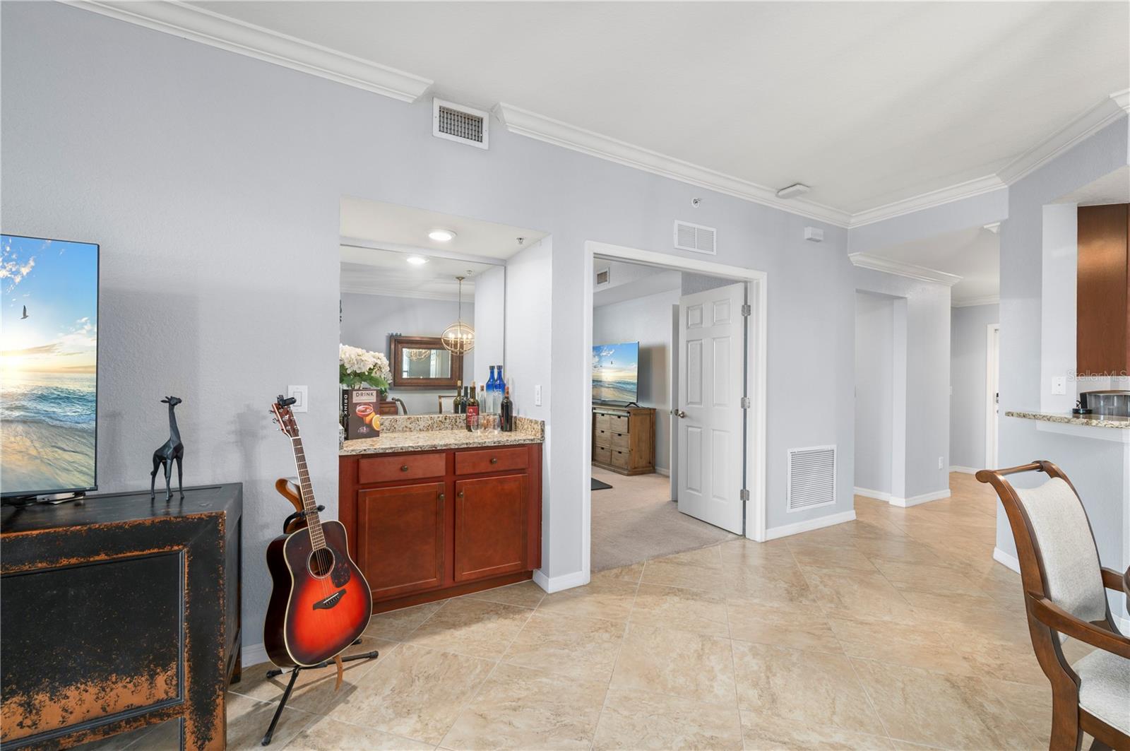 5517 PALMER CIR #106