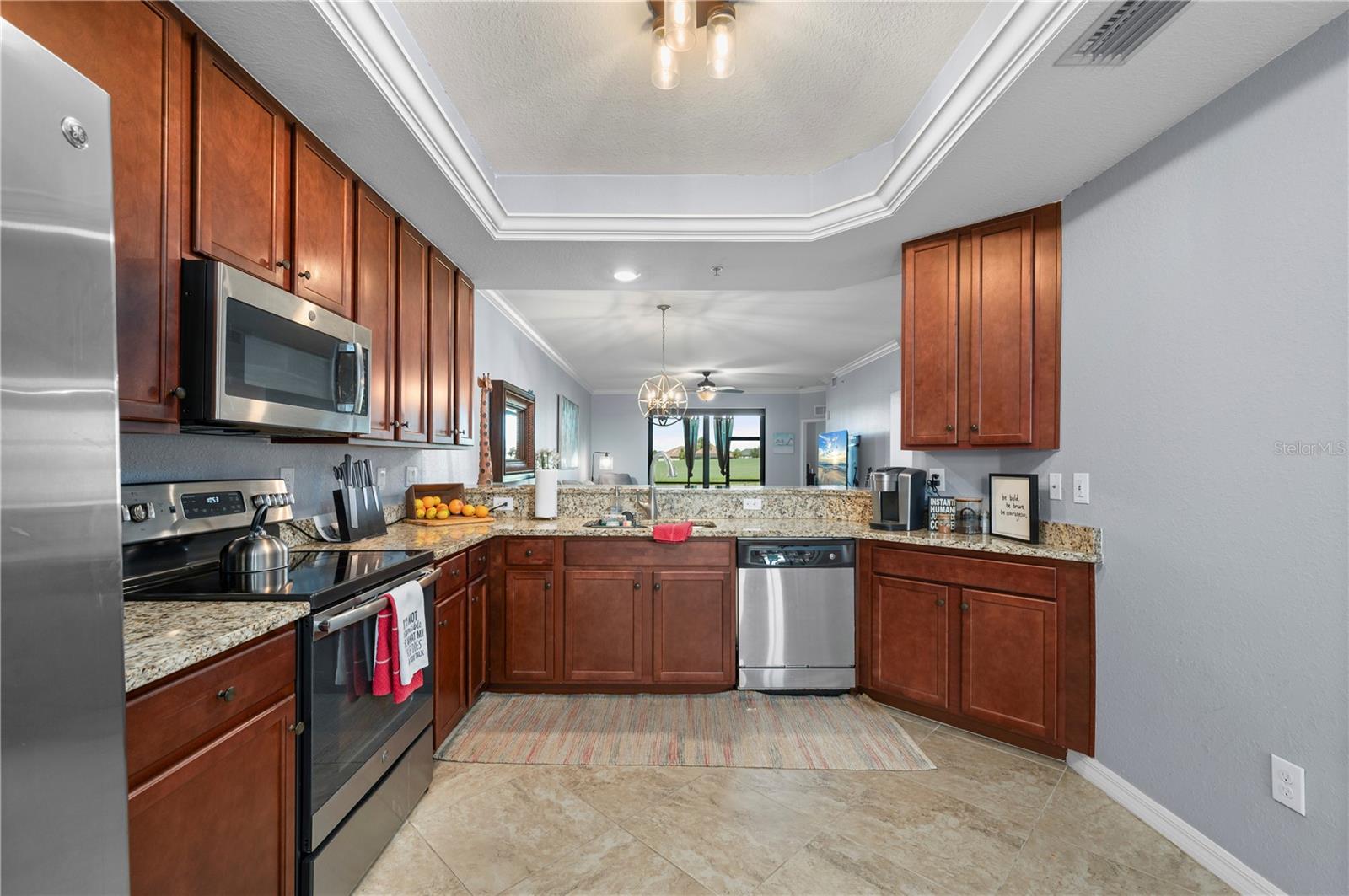 5517 PALMER CIR #106