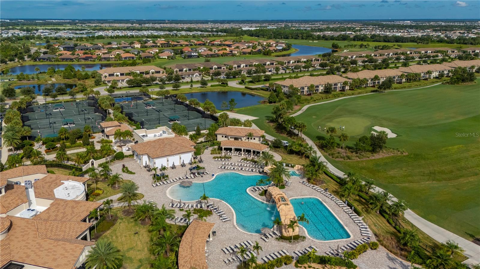 5517 PALMER CIR #106