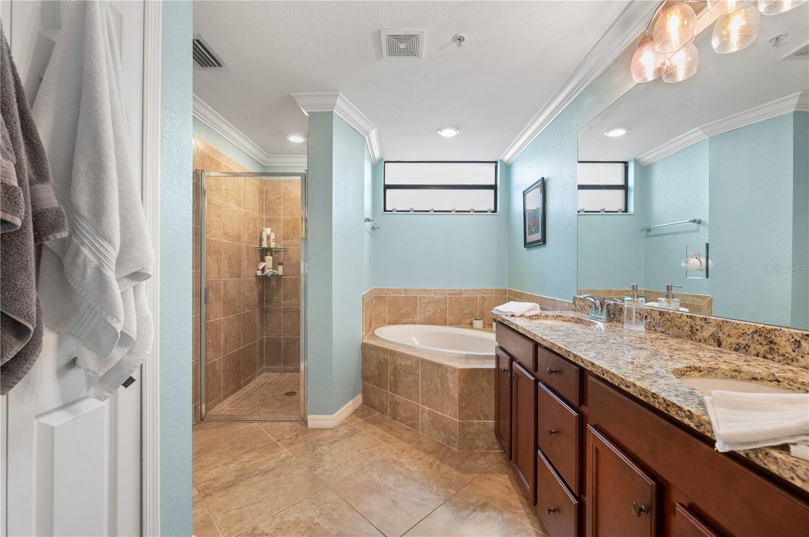 5517 PALMER CIR #106