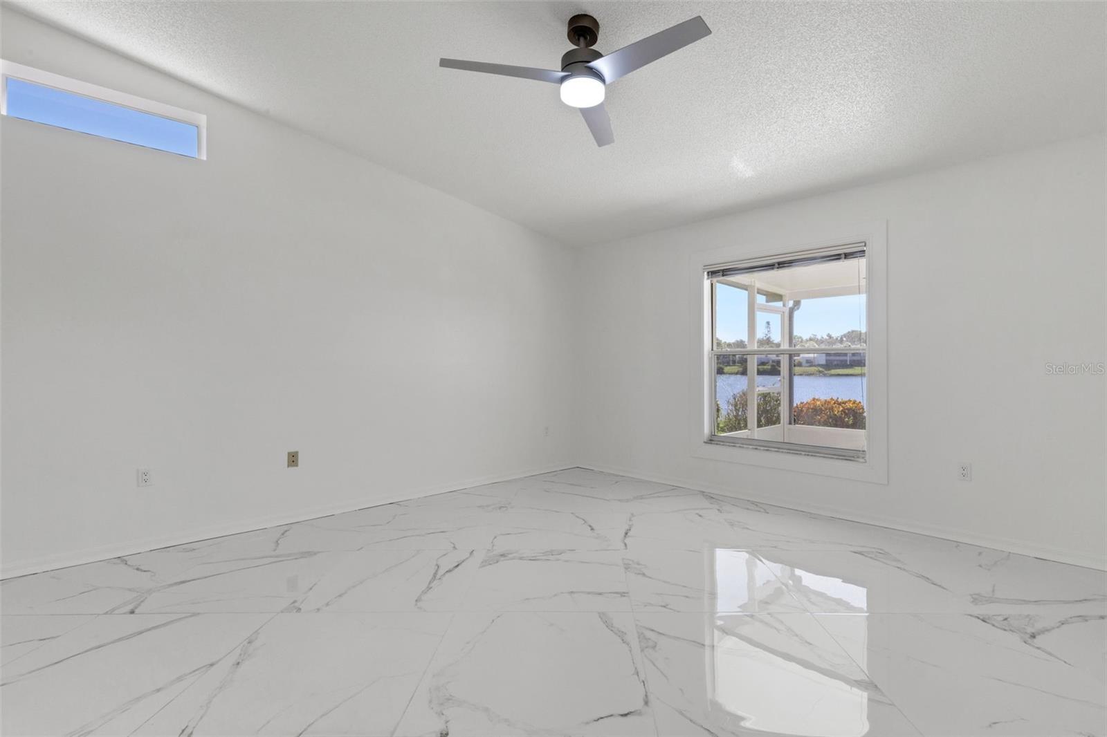 721 SPRING LAKES BLVD