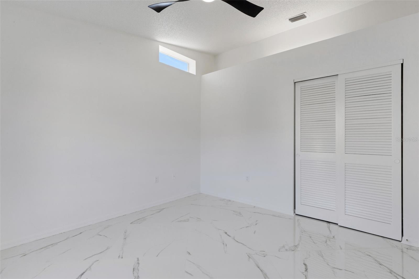 721 SPRING LAKES BLVD