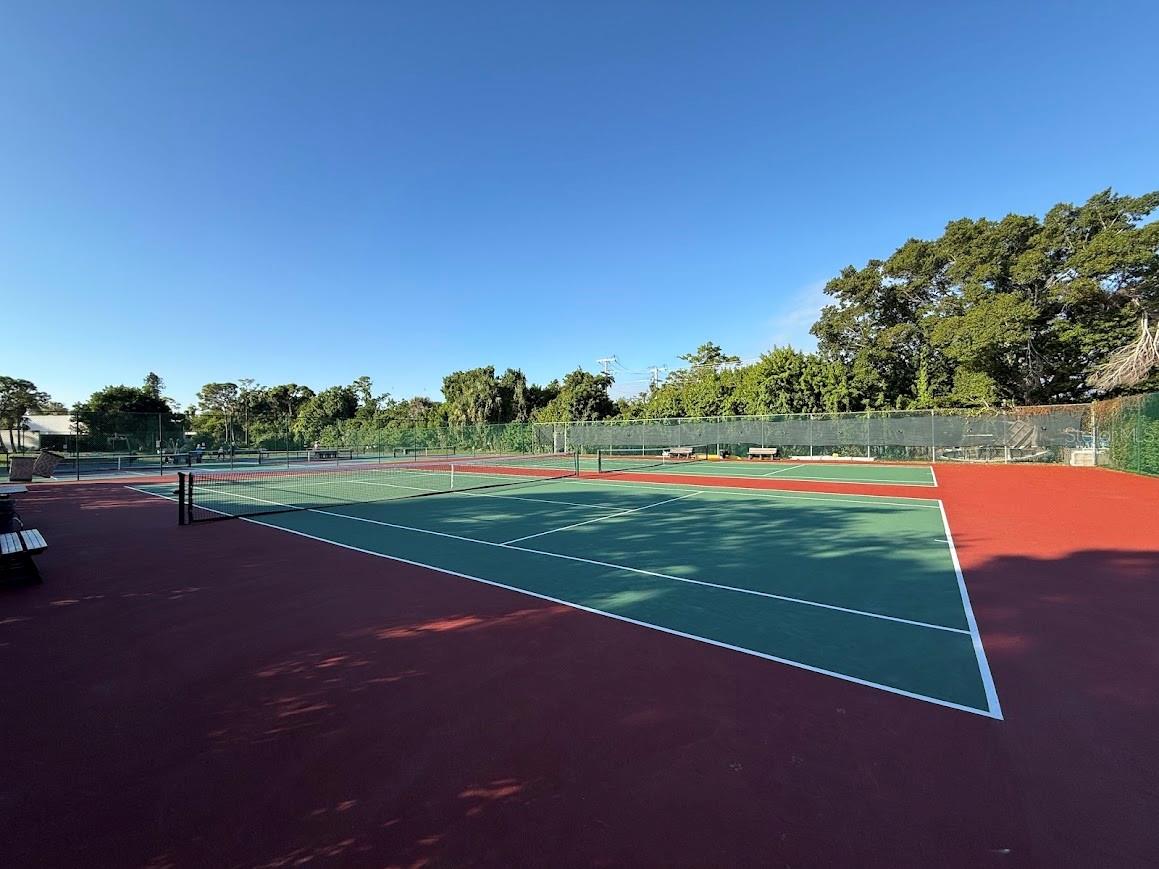 721 SPRING LAKES BLVD