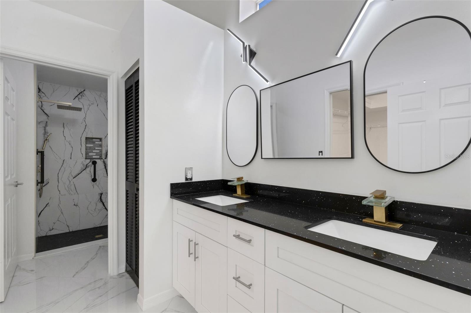 721 SPRING LAKES BLVD