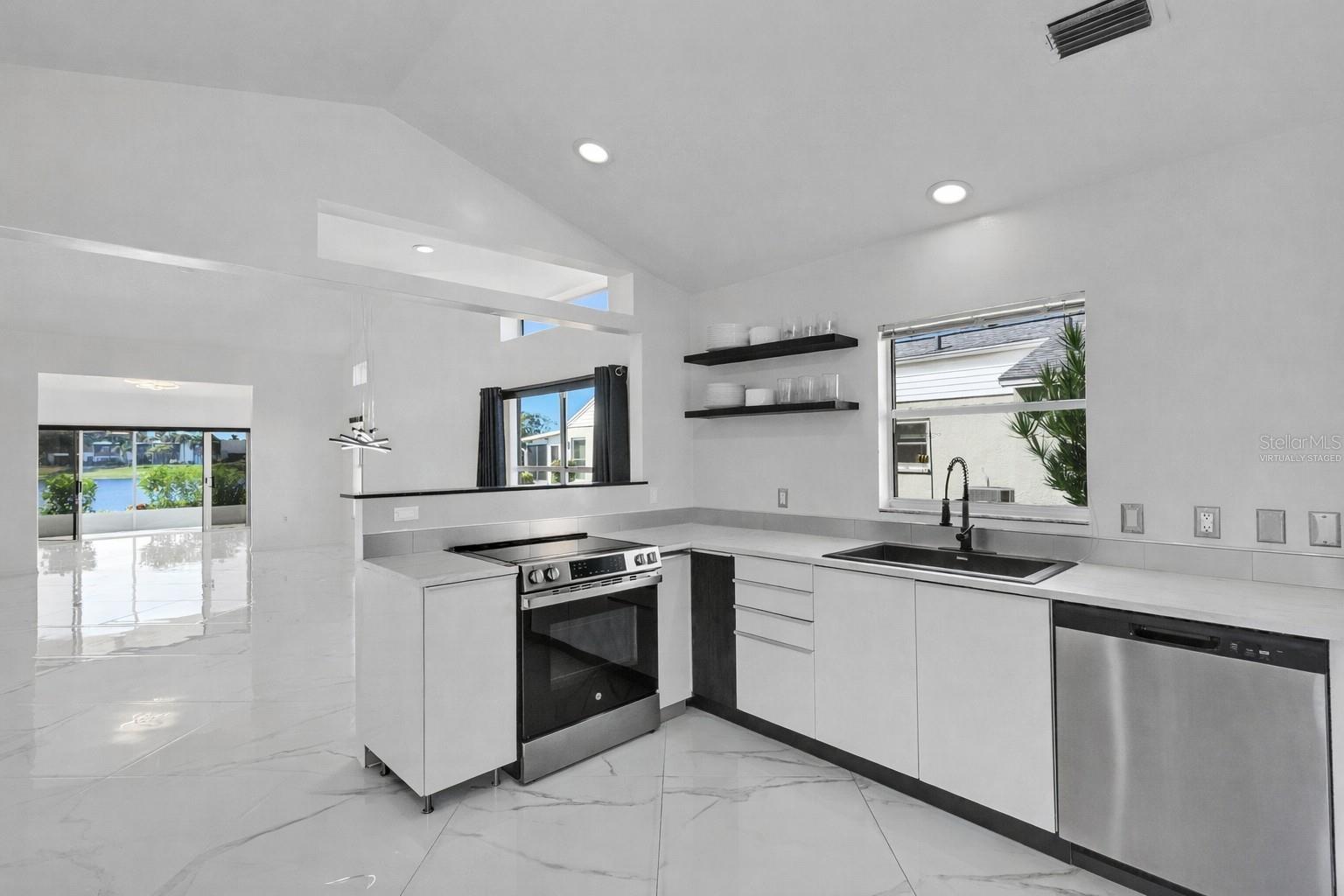 721 SPRING LAKES BLVD