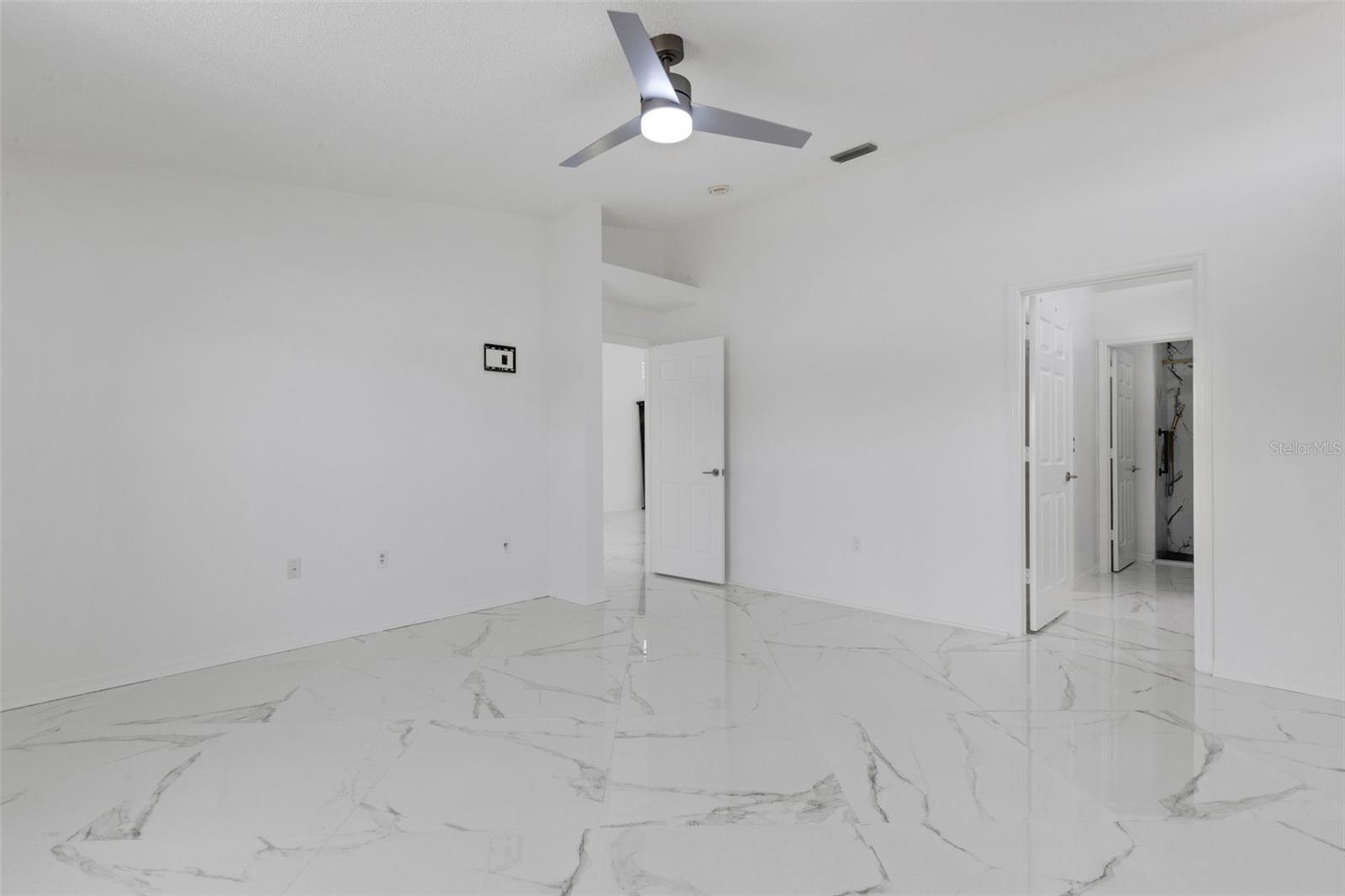 721 SPRING LAKES BLVD