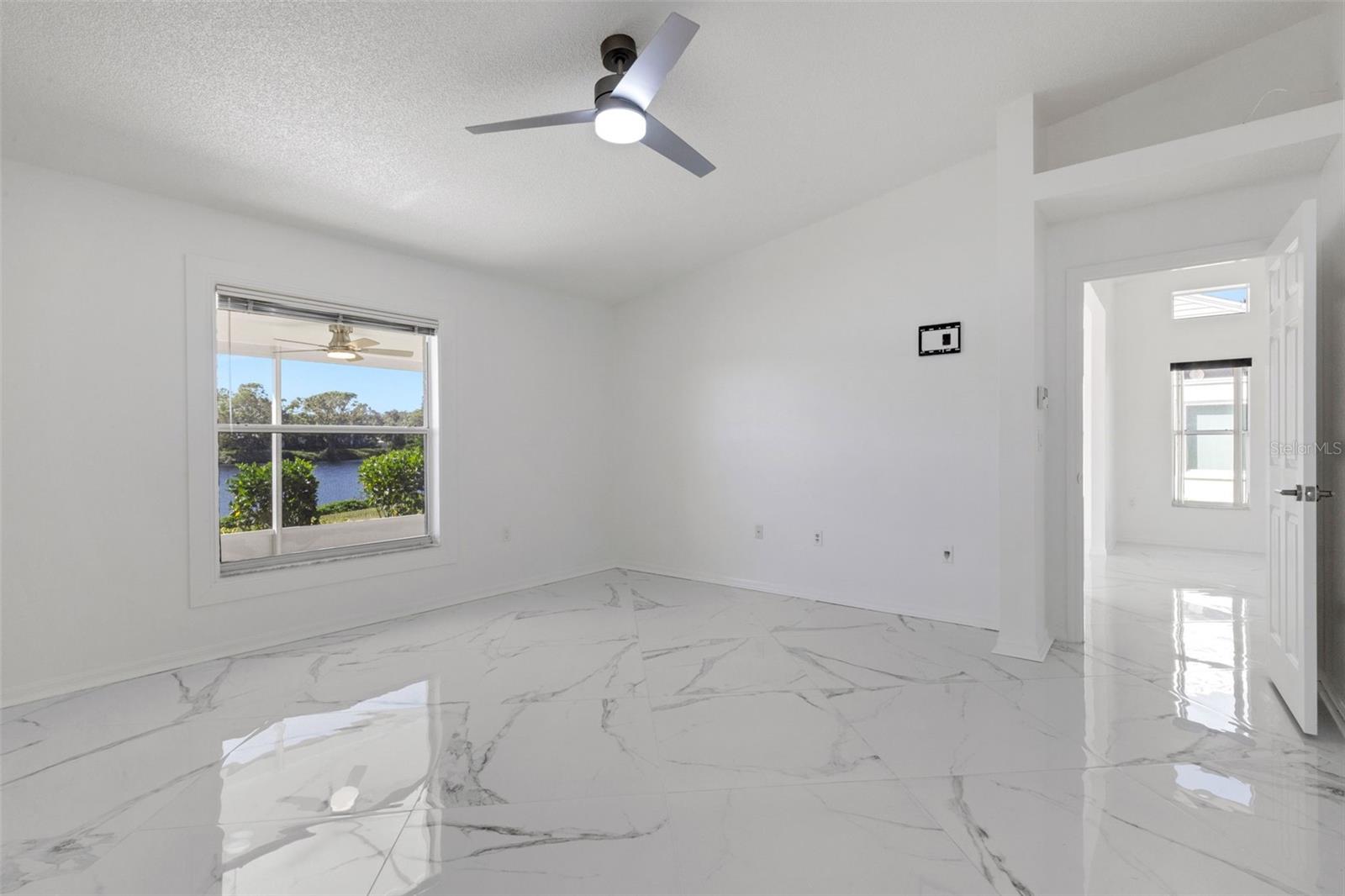 721 SPRING LAKES BLVD