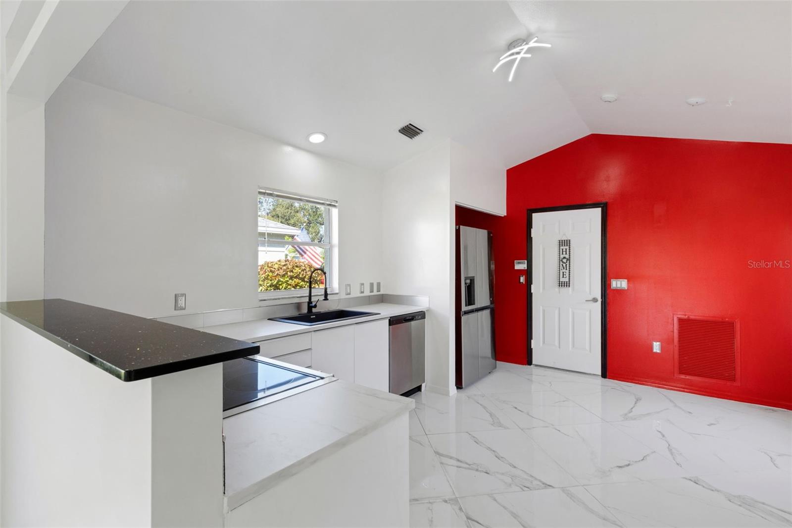 721 SPRING LAKES BLVD