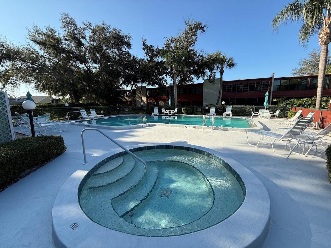 721 SPRING LAKES BLVD