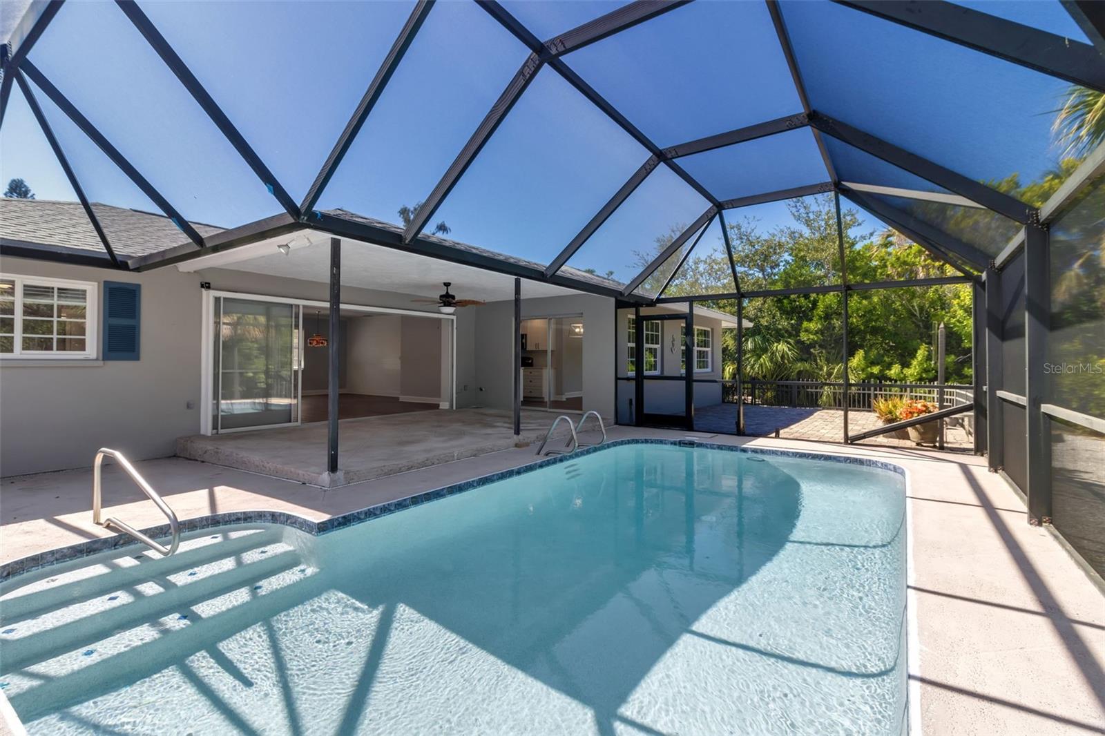 307 AVENIDA DE PARADISIO