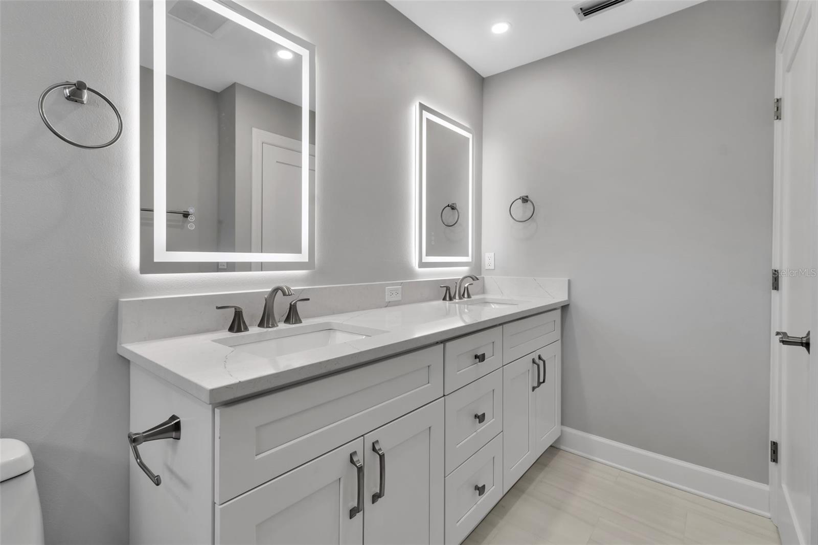 307 AVENIDA DE PARADISIO