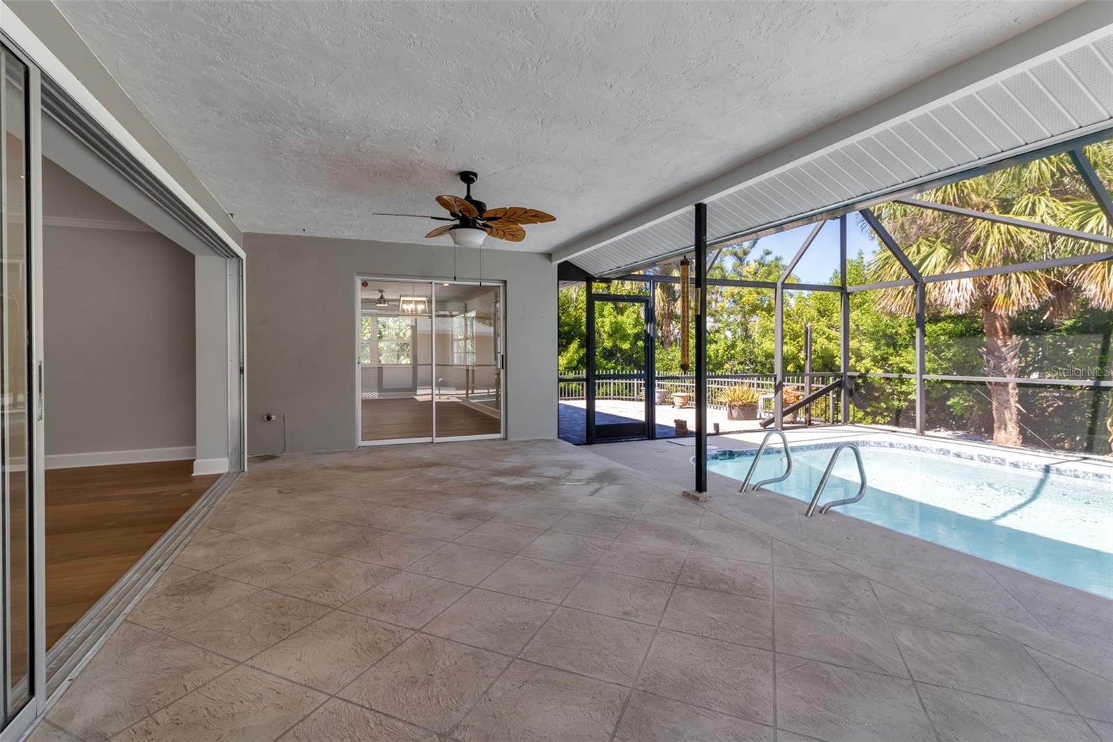 307 AVENIDA DE PARADISIO